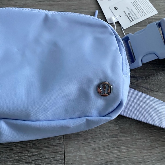 Lululemon Everywhere Belt bag pastel blue purple Fanny pack - Picture 11 of 12